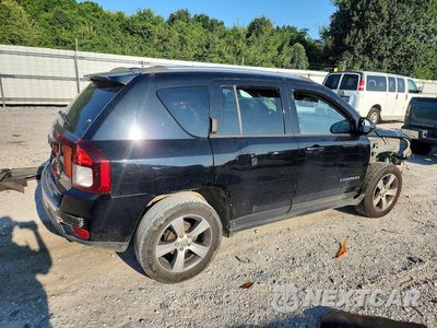 Trzecie zdjęcie samochodu z tyłu: 2016 JEEP COMPASS LATITUDE VIN:1C4NJCEA5GD716076 - miniatura