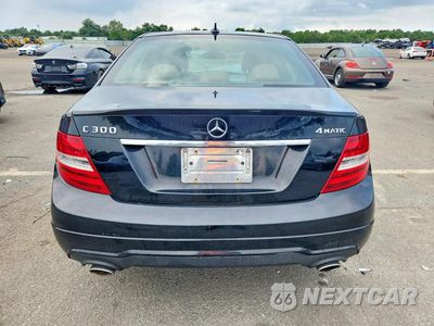 Zdjęcie 6 z 12 samochodu: 2013 MERCEDES-BENZ C 300 4MATIC VIN:WDDGF8AB4DA834094 - miniatura