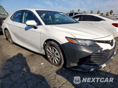 Czwarte zdjęcie samochodu z boku: 2020 TOYOTA CAMRY LE VIN:4T1C11AK7LU859241 - miniatura