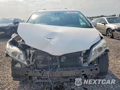 Piąte zdjęcie samochodu w środku: 2018 TOYOTA SIENNA LE VIN:5TDKZ3DC6JS936420 - miniatura