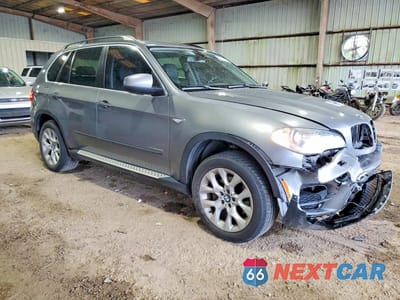 Czwarte zdjęcie samochodu z boku: 2013 BMW X5 XDRIVE35I VIN:5UXZV4C58D0E03223 - miniatura