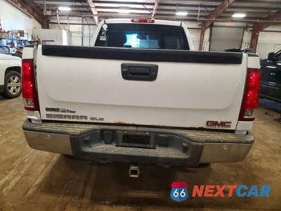 Zdjęcie 6 z 12 samochodu: 2010 GMC SIERRA K1500 SLE VIN:1GTSKVE31AZ143667 - miniatura