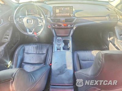 Zdjęcie 8 z 12 samochodu: 2018 HONDA ACCORD TOURING HYBRID VIN:1HGCV3F98JA007605 - miniatura
