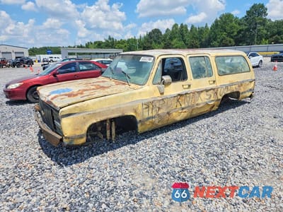 1983 CHEVROLET SUBURBAN K2 1G8GK26M6DF122955 - główne zdjęcie licytacji z USA - miniatura