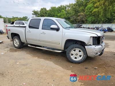 Czwarte zdjęcie samochodu z boku: 2011 CHEVROLET SILVERADO K1500 LTZ VIN:3GCPKTE38BG277877 - miniatura
