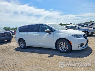 Czwarte zdjęcie samochodu z boku: 2023 CHRYSLER PACIFICA TOURING L VIN:2C4RC1BG9PR532717 - miniatura