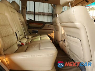 Zdjęcie 11 z 13 samochodu: 2004 LEXUS LX 470 VIN:JTJHT00W543540038 - miniatura