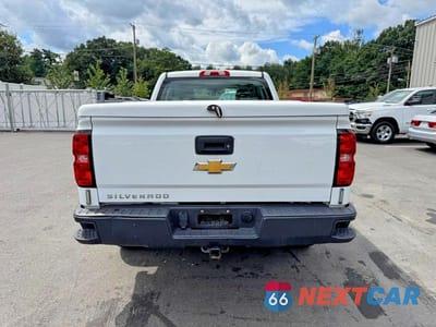 Piąte zdjęcie samochodu w środku: 2018 CHEVROLET SILVERADO K1500 VIN:1GCVKNEH4JZ255873 - miniatura