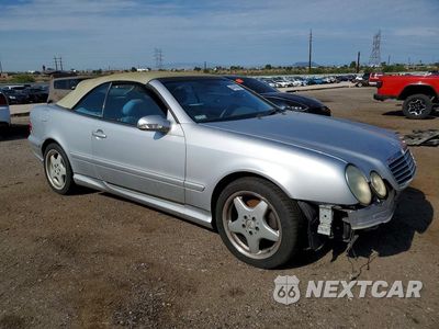 Czwarte zdjęcie samochodu z boku: 2001 MERCEDES-BENZ CLK 430 VIN:WDBLK70GX1T056443 - miniatura