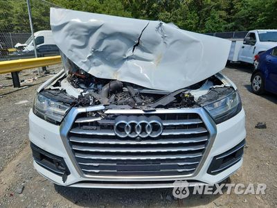 Piąte zdjęcie samochodu w środku: 2019 AUDI Q7 PREMIUM PLUS VIN:WA1LHAF72KD044264 - miniatura