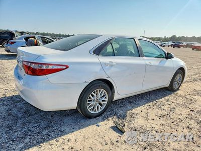 Trzecie zdjęcie samochodu z tyłu: 2017 TOYOTA CAMRY LE VIN:4T1BF1FK2HU633363 - miniatura