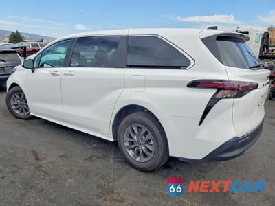 Drugie zdjęcie samochodu z przodu: 2024 TOYOTA SIENNA LE VIN:5TDKRKECXRS195743 - miniatura
