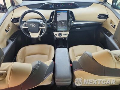 Zdjęcie 8 z 12 samochodu: 2018 TOYOTA PRIUS FOUR VIN:JTDKARFU2J3059992 - miniatura