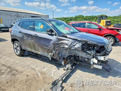 Czwarte zdjęcie samochodu z boku: 2020 JEEP COMPASS LIMITED VIN:3C4NJDCB8LT131840 - miniatura