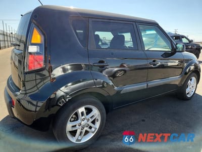 Trzecie zdjęcie samochodu z tyłu: 2011 KIA SOUL + VIN:KNDJT2A2XB7343688 - miniatura