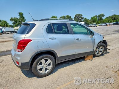 Trzecie zdjęcie samochodu z tyłu: 2018 CHEVROLET TRAX 1LT VIN:KL7CJLSB8JB562628 - miniatura