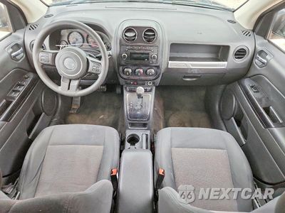 Zdjęcie 8 z 13 samochodu: 2014 JEEP COMPASS SPORT VIN:1C4NJDBB6ED880534 - miniatura