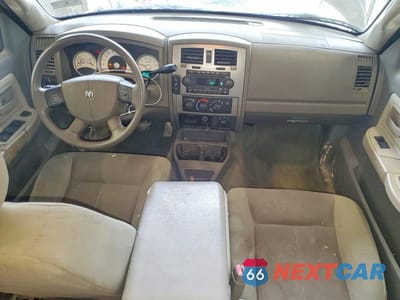 Zdjęcie 8 z 11 samochodu: 2006 DODGE DAKOTA QUAD SLT VIN:1D7HW48NX6S716058 - miniatura