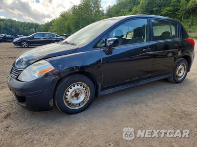 2007 NISSAN VERSA 1.8 S 3N1BC13E07L364500 - główne zdjęcie licytacji z USA - miniatura
