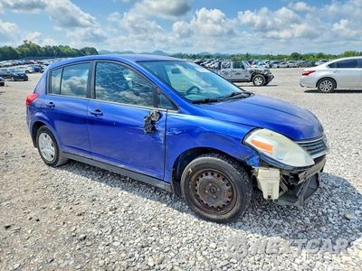 Czwarte zdjęcie samochodu z boku: 2011 NISSAN VERSA 1.8 S VIN:3N1BC1CP9BL415678 - miniatura
