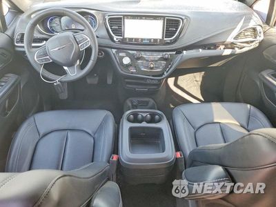 Zdjęcie 8 z 13 samochodu: 2025 CHRYSLER PACIFICA HYBRID SELECT VIN:2C4RC1S76SR538399 - miniatura