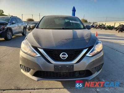 Piąte zdjęcie samochodu w środku: 2019 NISSAN SENTRA S VIN:3N1AB7APXKY442038 - miniatura