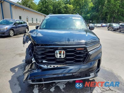 Piąte zdjęcie samochodu w środku: 2025 HONDA PILOT TRAILSPORT VIN:5FNYG1H65SB176625 - miniatura