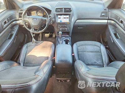 Zdjęcie 8 z 13 samochodu: 2019 FORD EXPLORER XLT VIN:1FM5K7D88KGB34480 - miniatura