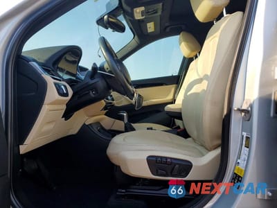 Zdjęcie 7 z 13 samochodu: 2017 BMW X1 XDRIVE28I VIN:WBXHT3Z39H4A54450 - miniatura