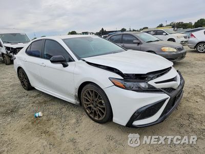 Czwarte zdjęcie samochodu z boku: 2024 TOYOTA CAMRY HYBRID SE NIGHTSHADE VIN:4T1T31AK8RU062158 - miniatura