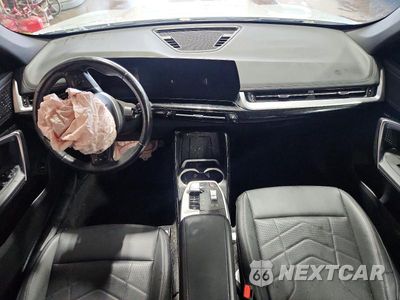 Zdjęcie 8 z 14 samochodu: 2023 BMW X1 XDRIVE28I VIN:WBX73EF03P5X85608 - miniatura