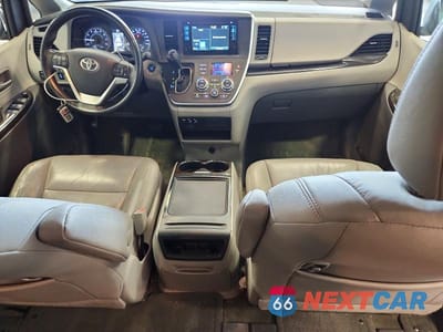 Zdjęcie 8 z 13 samochodu: 2015 TOYOTA SIENNA XLE 8-PASSENGER VIN:5TDYK3DC7FS590139 - miniatura