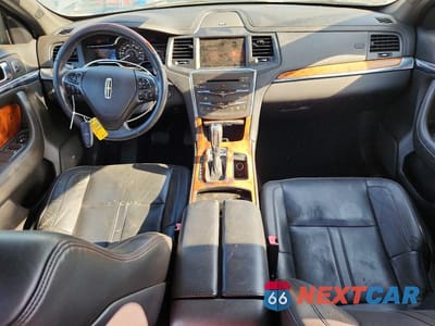 Zdjęcie 8 z 12 samochodu: 2013 LINCOLN MKS VIN:1LNHL9FT0DG610036 - miniatura