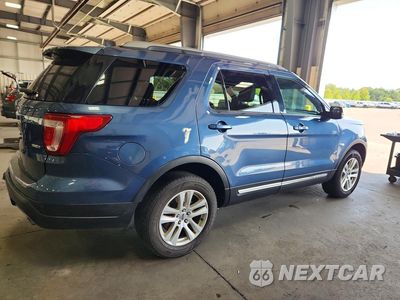 Trzecie zdjęcie samochodu z tyłu: 2018 FORD EXPLORER XLT VIN:1FM5K8DH5JGC93557 - miniatura
