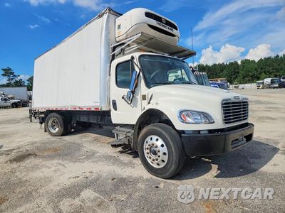 Czwarte zdjęcie samochodu z boku: 2023 FREIGHTLINER BUSINESS CLASS M2 REFRIGERATED BOX TRUCK VIN:1FVACWFCXPHUJ1213 - miniatura