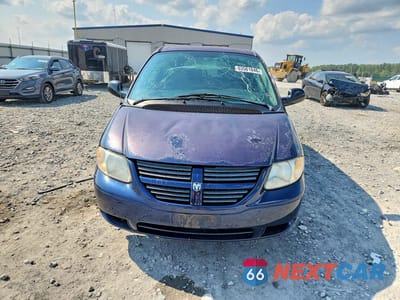 Piąte zdjęcie samochodu w środku: 2005 DODGE GRAND CARAVAN SE VIN:1D8GP24RX5B399088 - miniatura