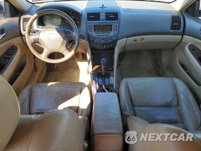 Zdjęcie 8 z 12 samochodu: 2006 HONDA ACCORD EX VIN:1HGCM66516A011746 - miniatura