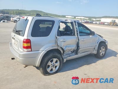 Trzecie zdjęcie samochodu z tyłu: 2004 FORD ESCAPE LIMITED VIN:1FMCU04184KA49117 - miniatura