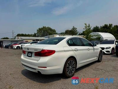 Czwarte zdjęcie samochodu z boku: 2020 BMW 530 XI VIN:WBAJR7C07LCD10180 - miniatura