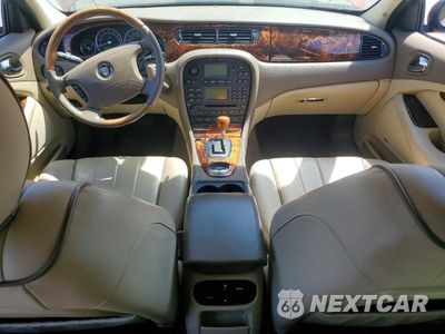 Zdjęcie 8 z 12 samochodu: 2005 JAGUAR S-TYPE 4.2 VIN:SAJWA01UX5HN33198 - miniatura