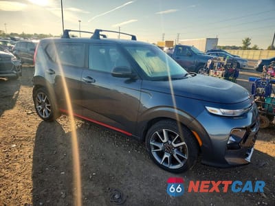 Czwarte zdjęcie samochodu z boku: 2021 KIA SOUL GT LINE VIN:KNDJ63AU7M7764138 - miniatura
