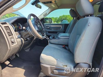 Zdjęcie 7 z 12 samochodu: 2017 RAM 1500 ST VIN:3C6JR6AT2HG713857 - miniatura