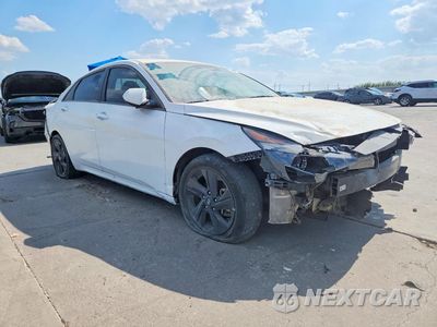 Czwarte zdjęcie samochodu z boku: 2023 HYUNDAI ELANTRA SEL VIN:5NPLM4AG0PH104019 - miniatura