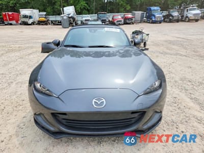 Piąte zdjęcie samochodu w środku: 2023 MAZDA MX-5 MIATA CLUB VIN:JM1NDAC72P0553056 - miniatura