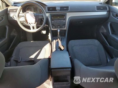 Zdjęcie 8 z 12 samochodu: 2013 VOLKSWAGEN PASSAT S VIN:1VWAP7A36DC124230 - miniatura
