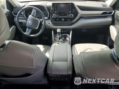 Zdjęcie 8 z 13 samochodu: 2021 TOYOTA HIGHLANDER XLE VIN:5TDHZRAHXMS041689 - miniatura