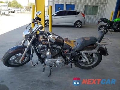 Trzecie zdjęcie samochodu z tyłu: 2013 HARLEY-DAVIDSON XL1200 C VIN:1HD1CT326DC418205 - miniatura