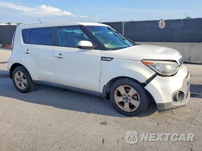 Czwarte zdjęcie samochodu z boku: 2018 KIA SOUL BASE VIN:KNDJN2A26J7591381 - miniatura