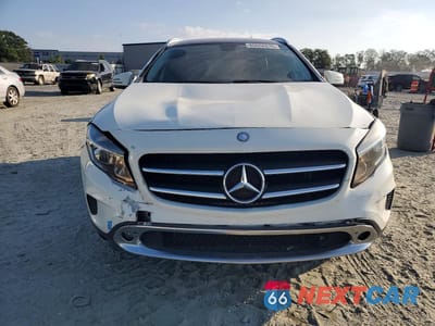 Piąte zdjęcie samochodu w środku: 2015 MERCEDES-BENZ GLA 250 VIN:WDCTG4EB4FJ124182 - miniatura