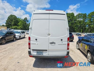 Zdjęcie 6 z 13 samochodu: 2015 MERCEDES-BENZ SPRINTER 2500 VIN:WD3PE8CC4FP148067 - miniatura